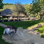 Hotel Dachas Cove *