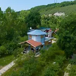 Dachas Cove * Ağva