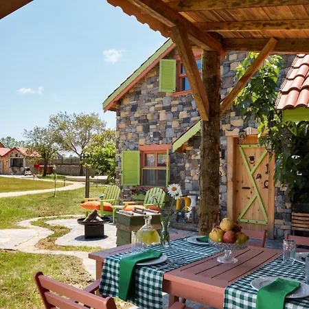 Hotel Dachas Cove