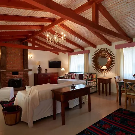Hotel Dachas Cove *