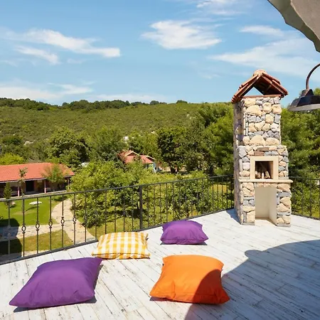 Hotel Dachas Cove *