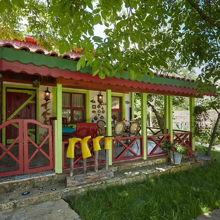 Dachas Cove Hotel